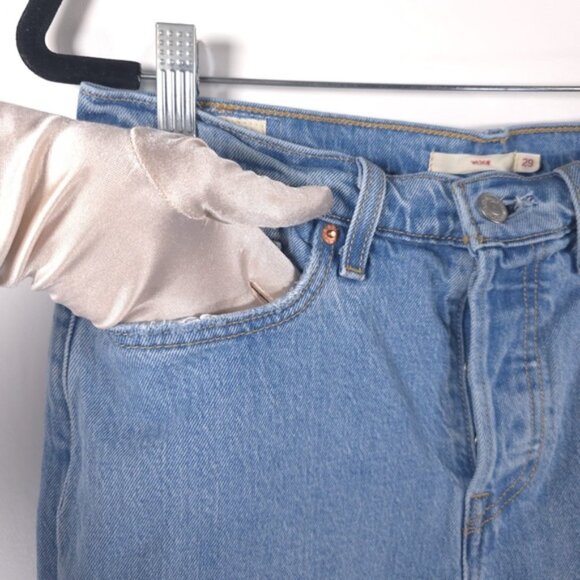 LEVI’S PREMIUM QUALITY CLOTHING WEDGIE Button Fly Jeans Raw Hem COTTON Size 29 - Picture 3 of 14